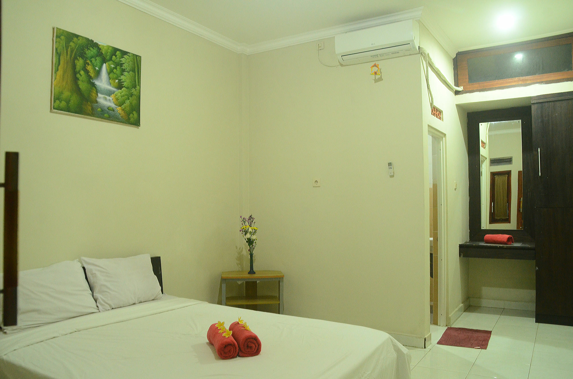 Budget Door Legian Inn Kuta Lombok Kültér fotó